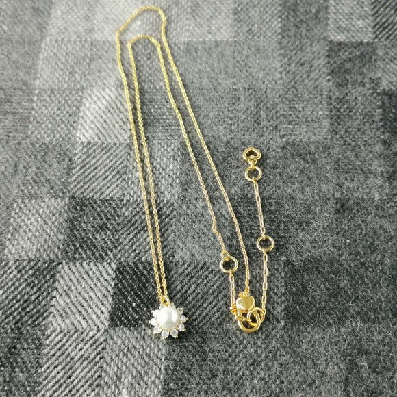 Authentic Kate Spade Sunny Halo Gold Pearl Pendant Necklace - Picture 2 of 3